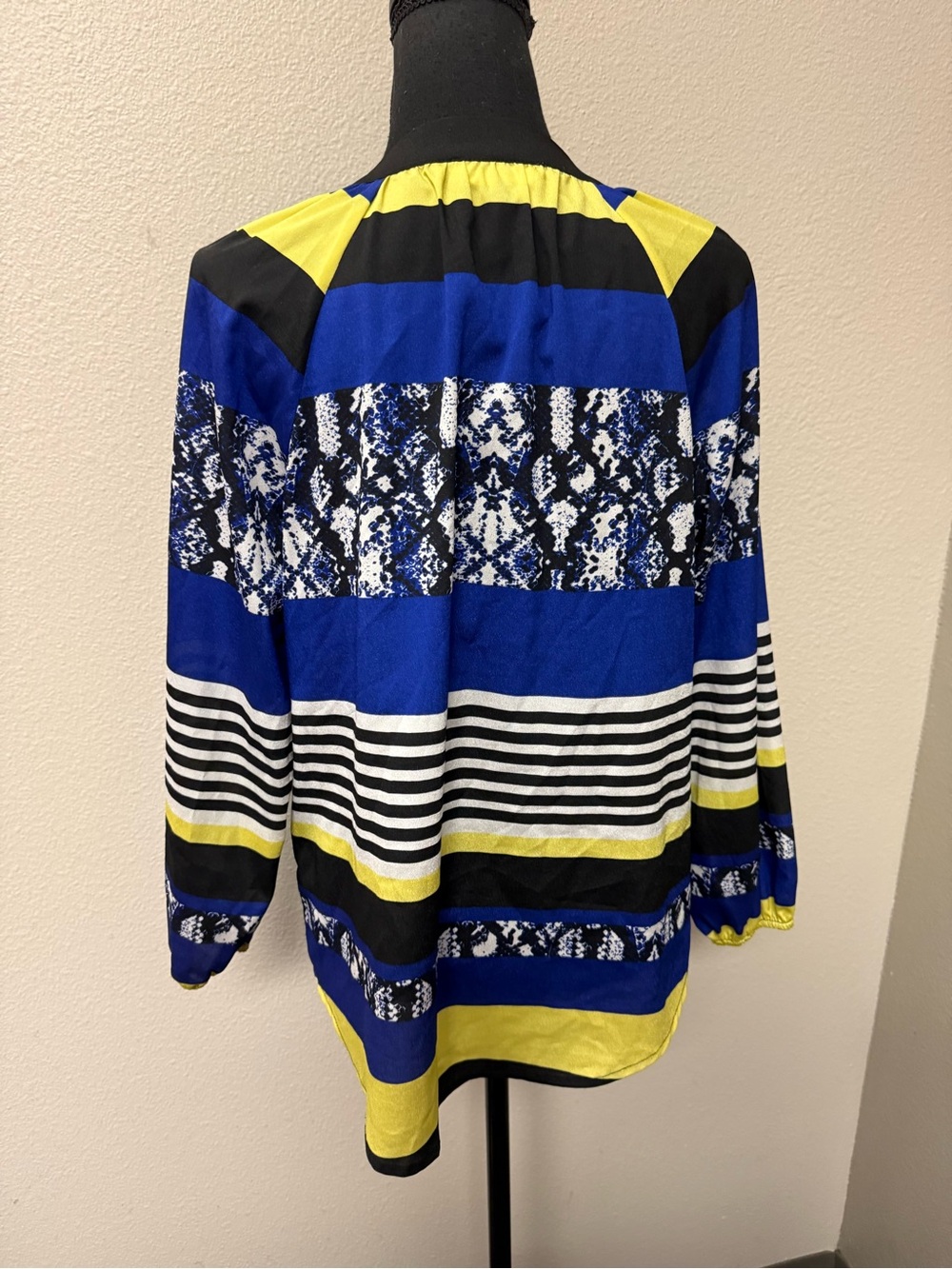 Calvin Klein Blue Yellow Stripe Snake Print Button Blouse Top Small EUC - Picture 6 of 10